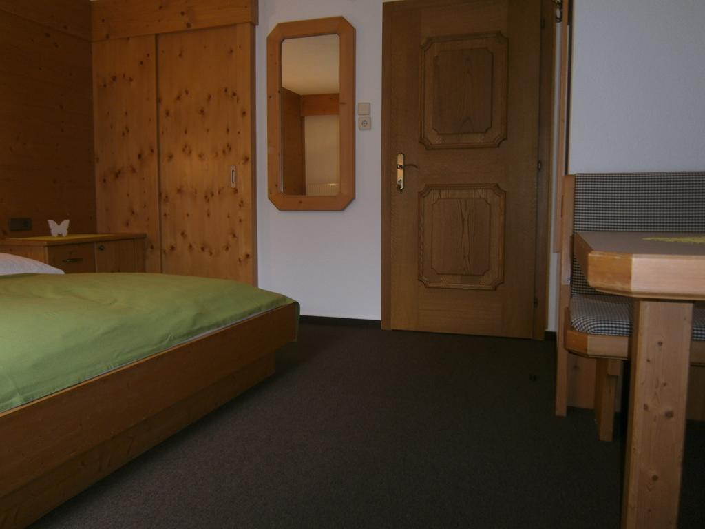Haus Wiesenheim Fw Oetztal Längenfeld Exterior photo