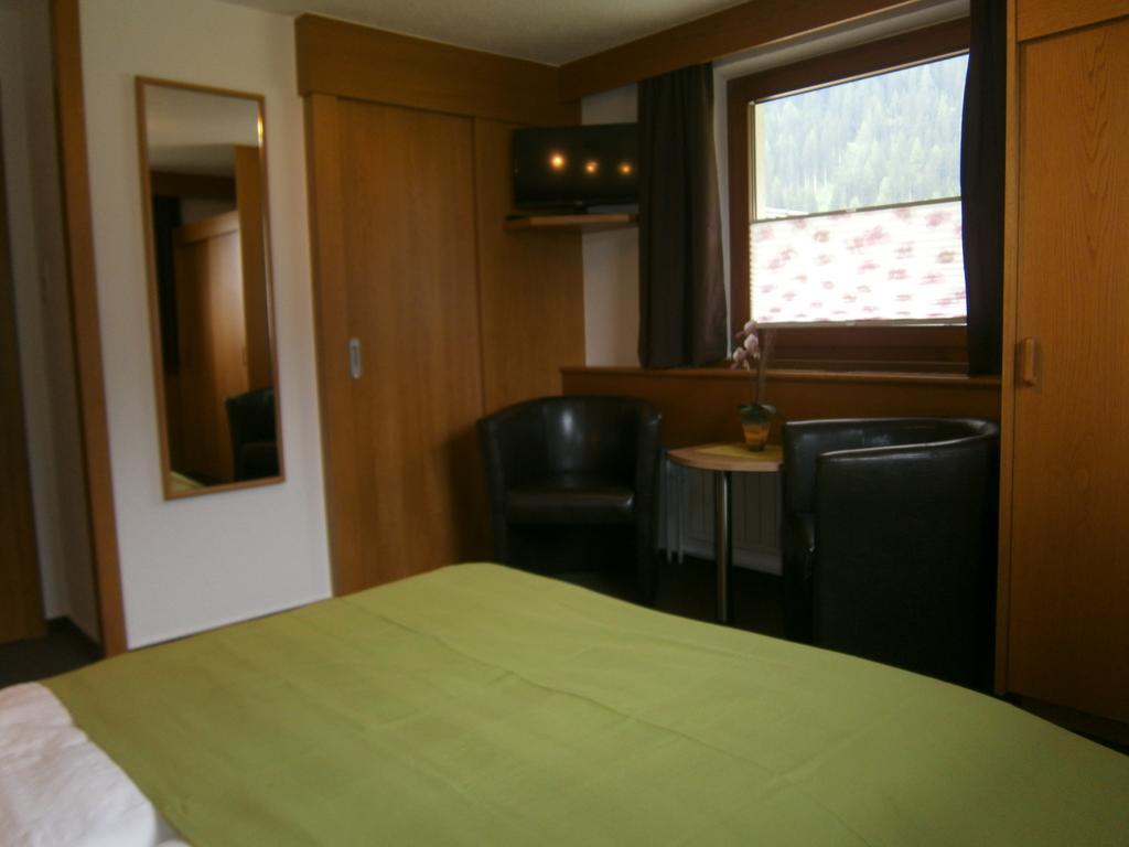 Haus Wiesenheim Fw Oetztal Längenfeld Exterior photo