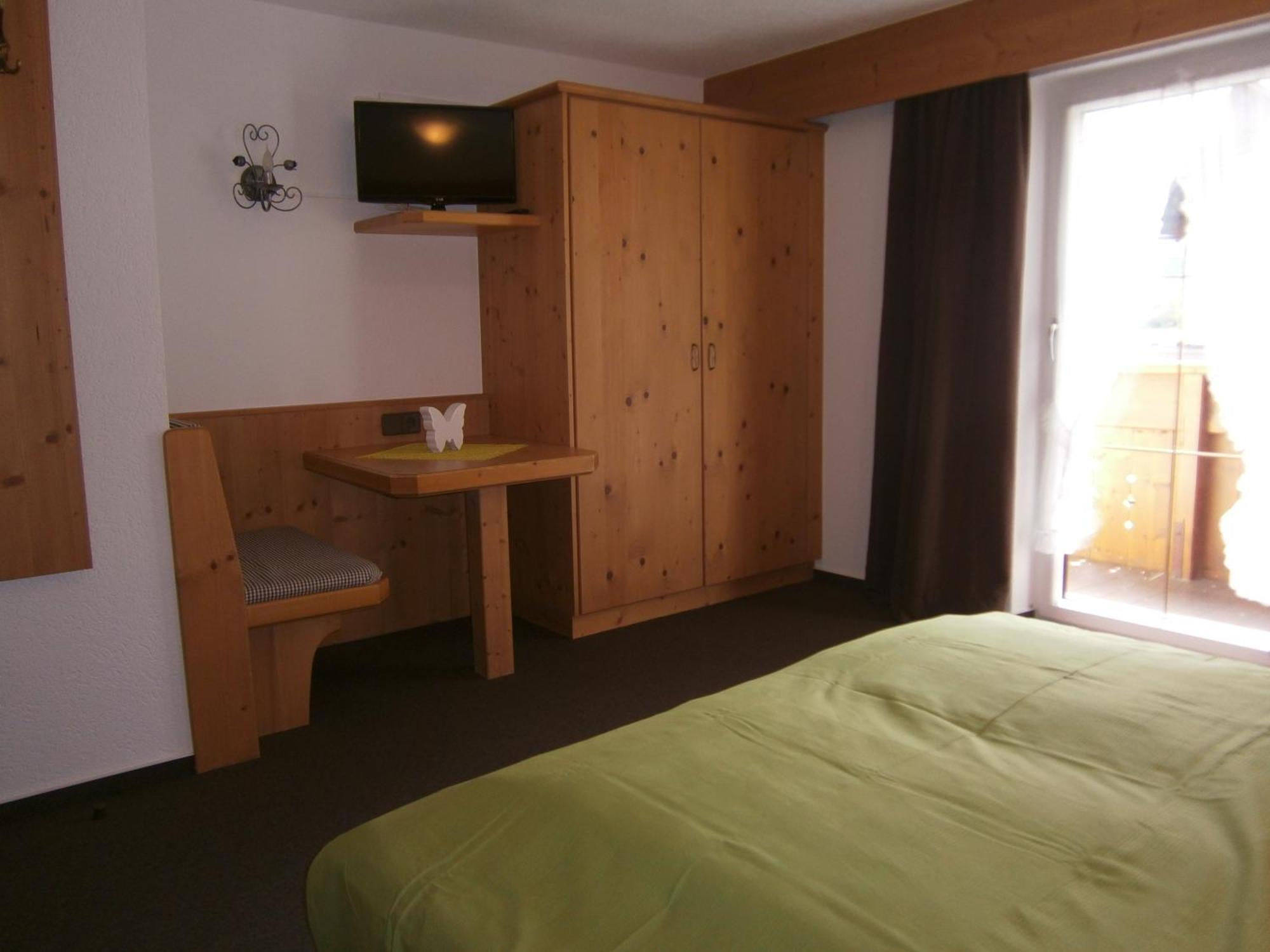 Haus Wiesenheim Fw Oetztal Längenfeld Room photo